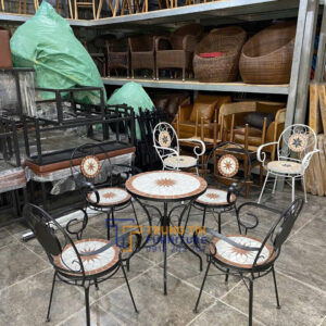 Bàn ghế sân vườn 001