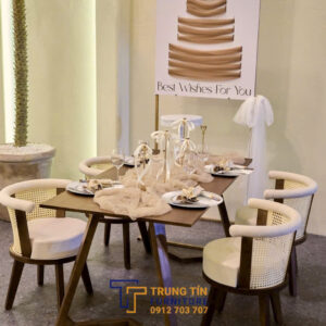 Bàn ghế nhà hàng 022